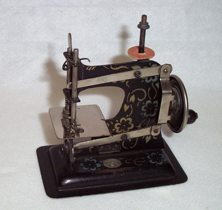 Shelly Burge Toy Sewing Machines