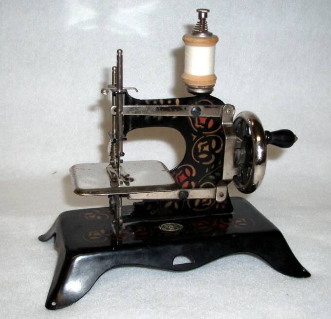 Shelly Burge Toy Sewing Machine