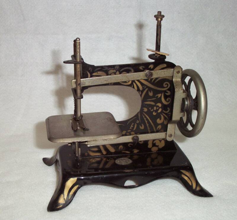 Shelly Burge Toy Sewing Machine